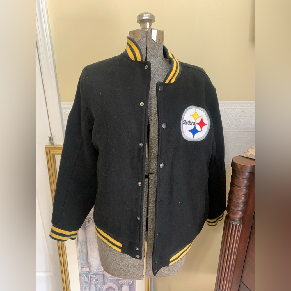 Pittsburgh Steelers Varsity Football Jacket Youth Size XL Can Fit Men’s Small.